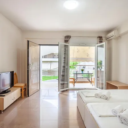 Nikiforos Family Apartment דירה חניוטי